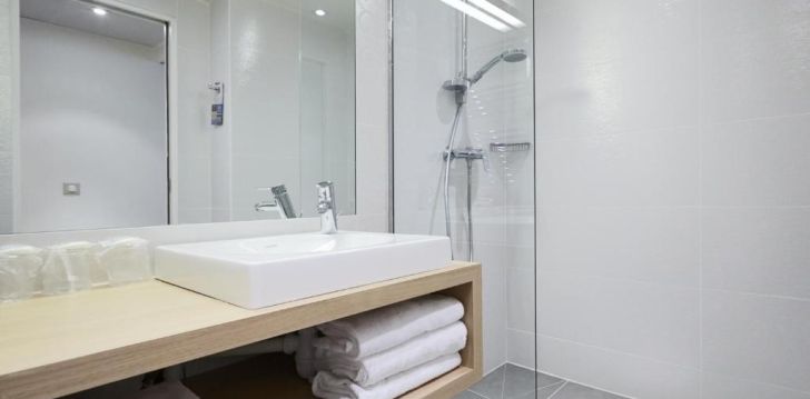 Avasta kaunist Pariisi 3* hotellis HOTEL KYRIAD PARIS 18 - PORTE DE CLIGNANCOURT - MONTMARTRE! 4