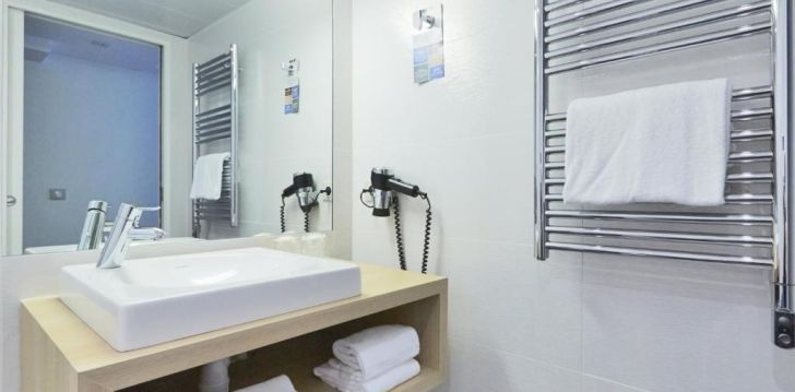 Avasta kaunist Pariisi 3* hotellis HOTEL KYRIAD PARIS 18 - PORTE DE CLIGNANCOURT - MONTMARTRE! 13