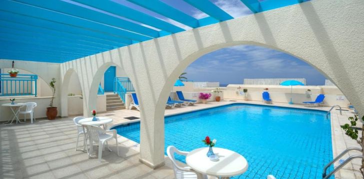 Panoraamvaatega puhkus Sunny Hill Hotel Apartments 3* korter-hotellis Küprosel! 1