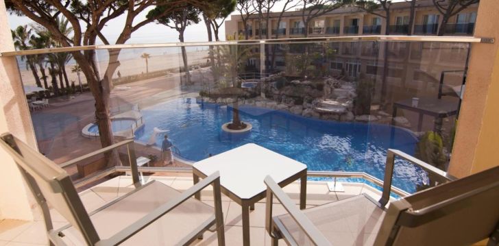 Elamusterohke perepuhkus Hispaanias 4* Hotel Estival Centurionis 1