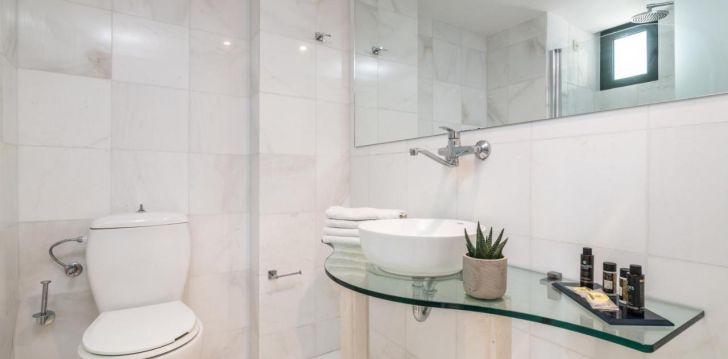 Mere ääres asuv hotell 4* STROFADES BEACH kutsub puhkama maagilisele Zakynthosele! 4