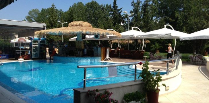 Välibasseiniga puhkus 3* FLAMINGO BEACH hotellis Bulgaarias! 1