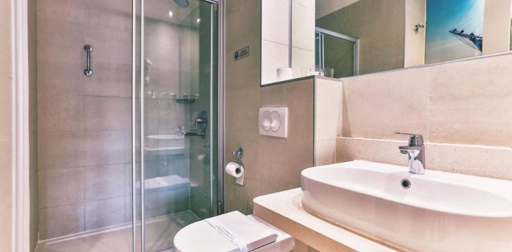 Kvaliteetne puhkus 4* hotellis CARINE HOTEL DELFIN, Montenegros! 6