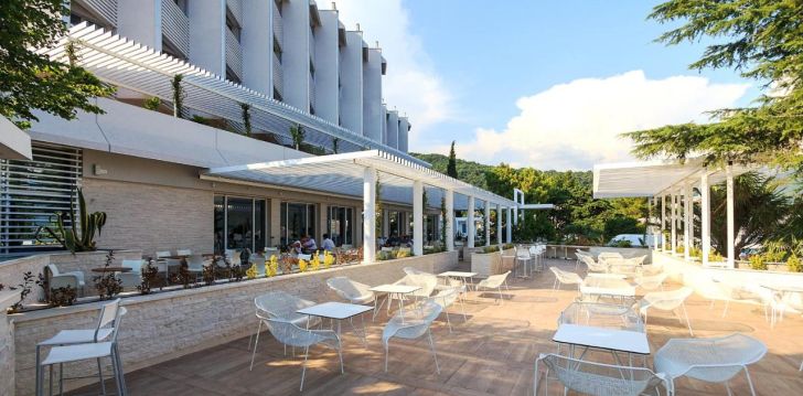 Kvaliteetne puhkus 4* hotellis CARINE HOTEL DELFIN, Montenegros! 9