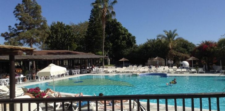 Sukeldu Küprosel joovastavasse puhkusekeerisesse 3* PAPHOS GARDENS HOLIDAY RESORT hotellis! 4