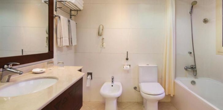 Avasta Araabia Ühendemiraate ja peatu 4* hotellis AL HAMRA VILLAGE! 13