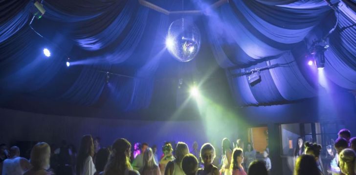 Lummavate vaadetega puhkus kvaliteetses hotellis SAPHIR HOTEL! 32