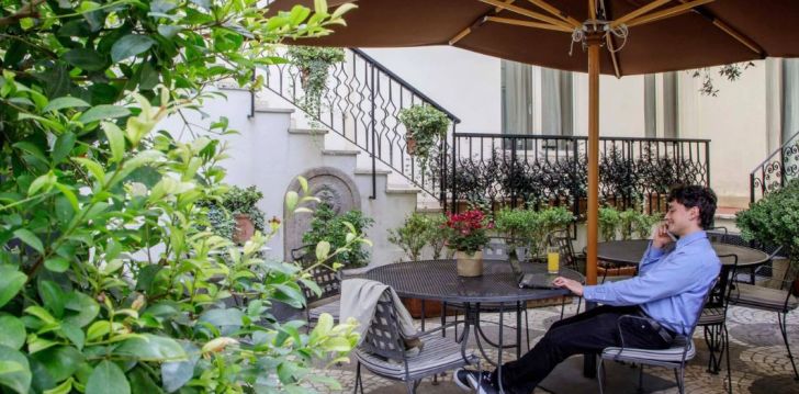 Imeline Rooma ja 4* hotell ROYAL COURT! 23