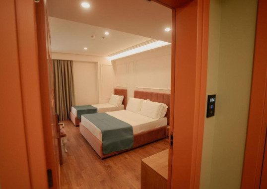 HOTEL MARTINESS 21