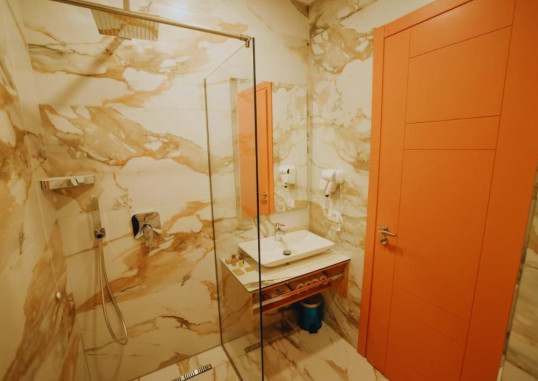 HOTEL MARTINESS 24