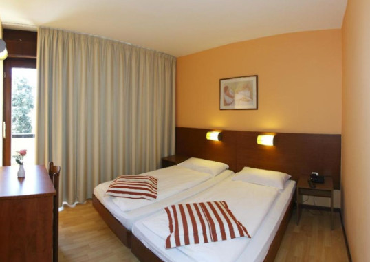 HOTEL DONAT 19