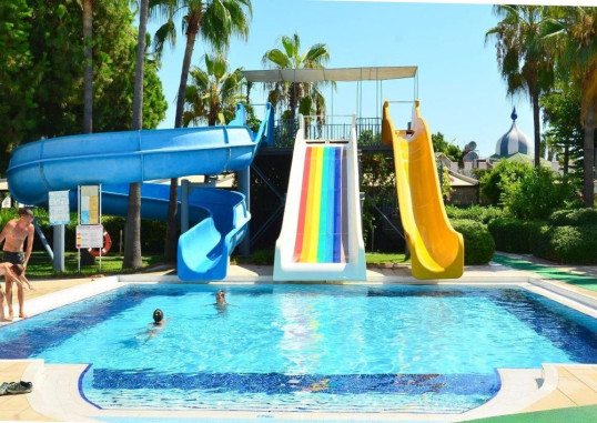 INSULA RESORT & SPA 4