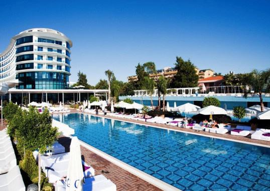 Q PREMIUM RESORT 1
