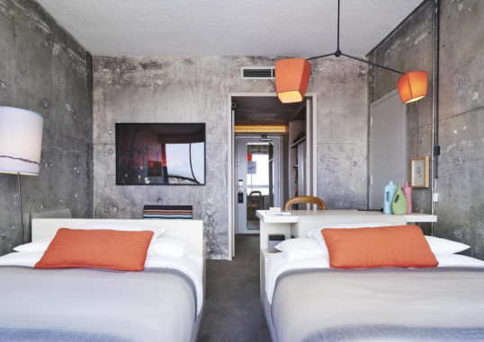 THE LINE HOTEL 8