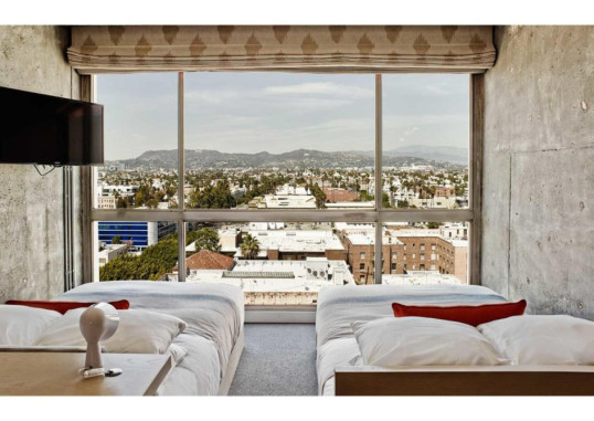 THE LINE HOTEL 20