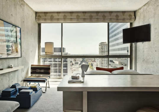 THE LINE HOTEL 22