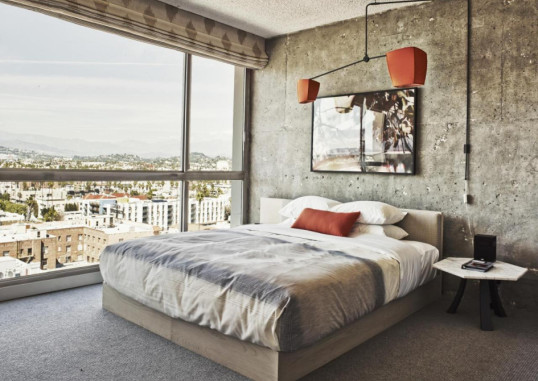 THE LINE HOTEL 25
