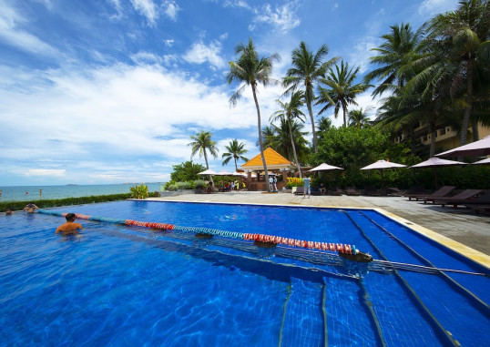HON ROM CENTRAL BEACH RESORT 33