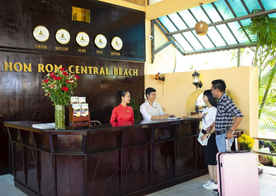 HON ROM CENTRAL BEACH RESORT 37