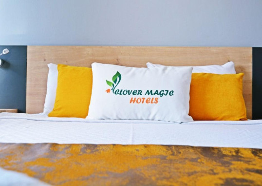CLOVER MAGIC PARK SIDE 9