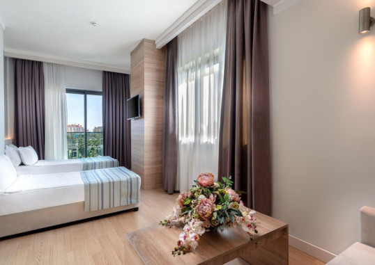 ORFEUS QUEEN HOTEL 4