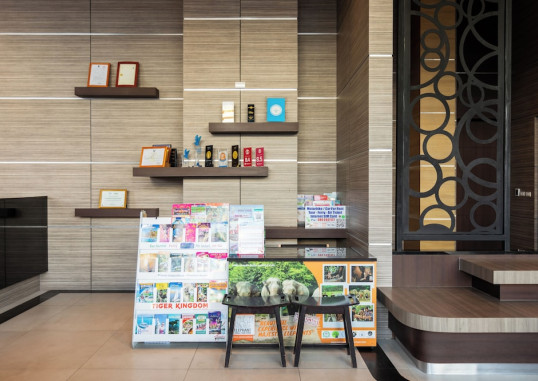THE MARINA PHUKET HOTEL 10