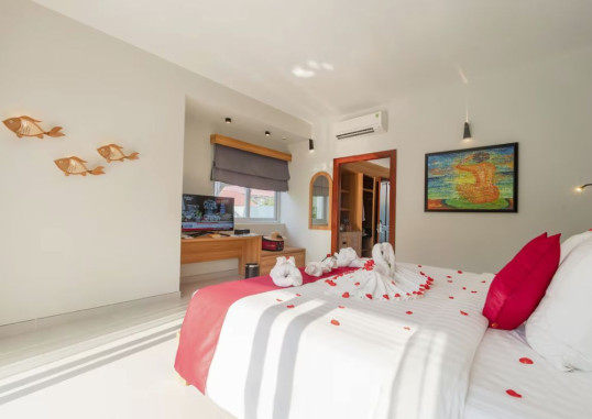 MERCURY RESORT & VILLAS 31