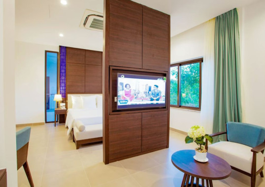MERCURY RESORT & VILLAS 32