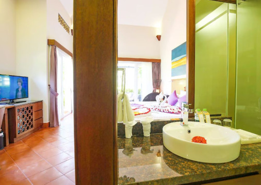 MERCURY RESORT & VILLAS 43