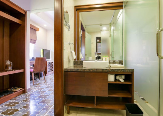 MERCURY RESORT & VILLAS 44