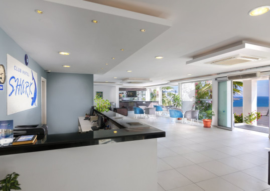 SHARK CLUB HOTEL 9