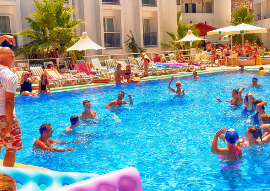 SHARK CLUB HOTEL 14