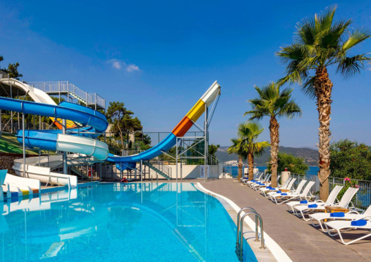 BLUE DREAMS RESORT 4