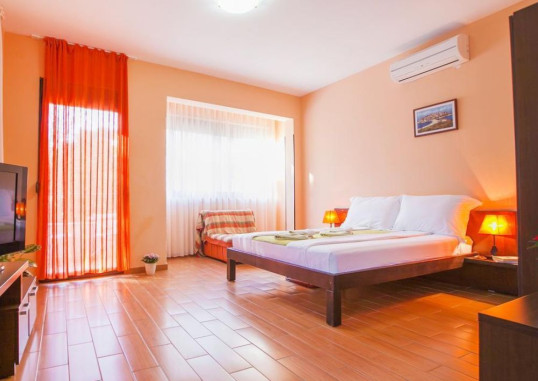 APARTMENTS AZUR 9