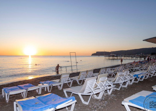ARMAS BEACH HOTEL 44
