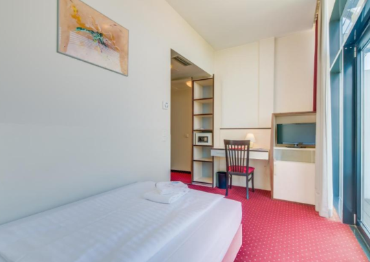 COME INN BERLIN KURFURSTENDAMM OPERA 9
