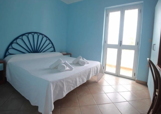 VILLAGGIO PINETA PETTO BIANCO 8