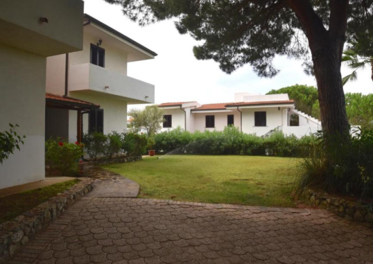VILLAGGIO PINETA PETTO BIANCO 13