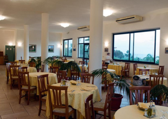 VILLAGGIO PINETA PETTO BIANCO 20