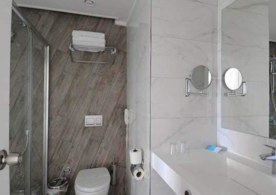LONICERA WEST HOTEL 26