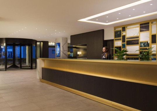 CROWNE PLAZA ZURICH 4