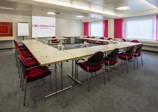 CROWNE PLAZA ZURICH 18
