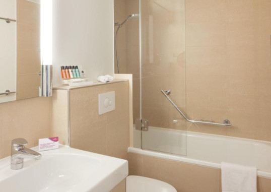 CROWNE PLAZA ZURICH 25