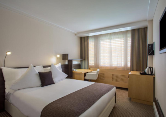 CROWNE PLAZA ZURICH 31