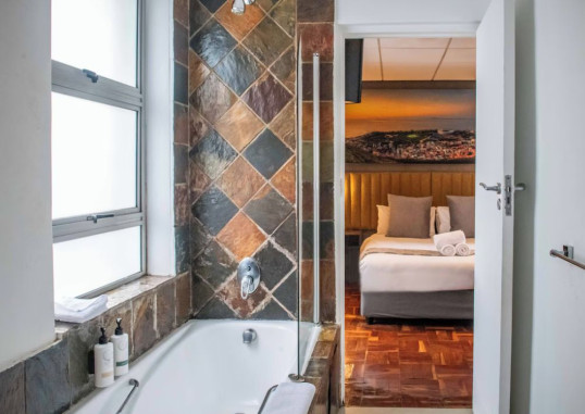 CAPE DIAMOND BOUTIQUE HOTEL 31