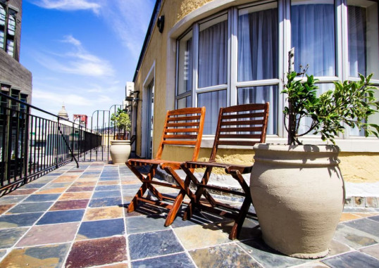 CAPE DIAMOND BOUTIQUE HOTEL 32