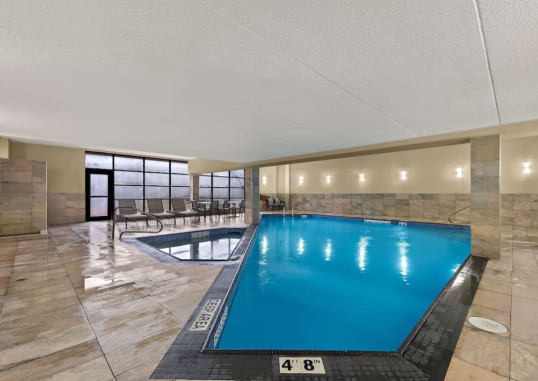 BEST WESTERN PLUS TORONTO NORTH YORK HOTEL & SUITES 2