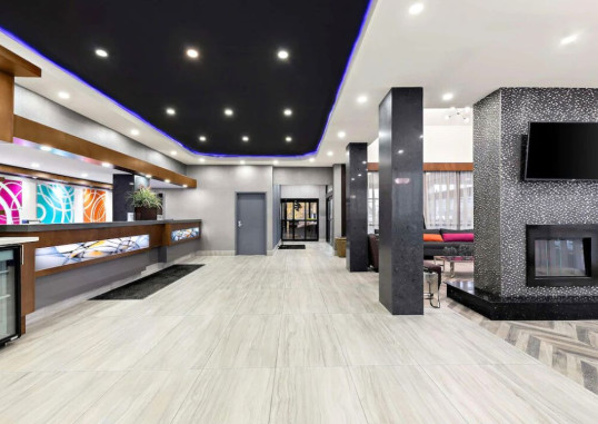 BEST WESTERN PLUS TORONTO NORTH YORK HOTEL & SUITES 8