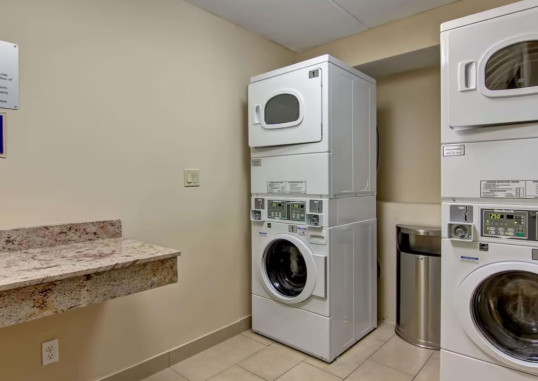 BEST WESTERN PLUS TORONTO NORTH YORK HOTEL & SUITES 11