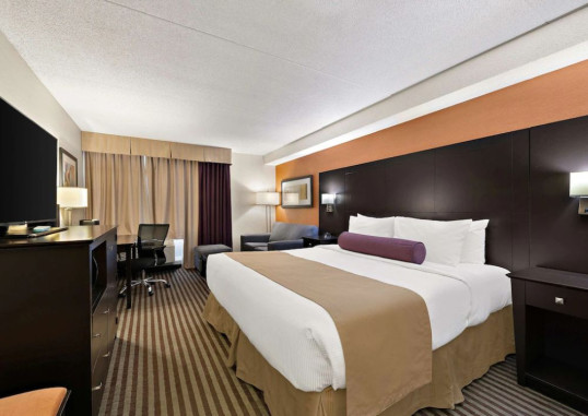 BEST WESTERN PLUS TORONTO NORTH YORK HOTEL & SUITES 18
